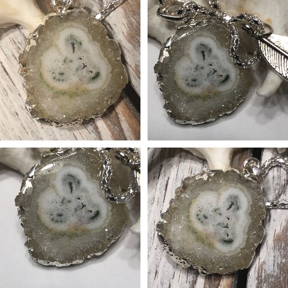 NWOT Stunning Small Solar Quartz Pendant– W44677-2 - Picture 6 of 8